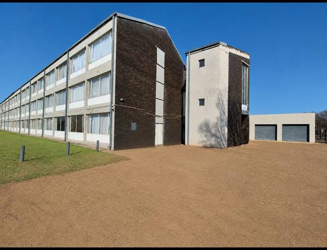 2 BEDROOM APARTMENT FOR SALE IN THREE RIVERS